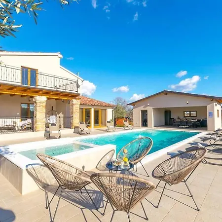 Rosa By Istrialux Loborika