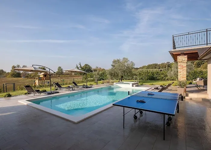 Rosa By Istrialux * Loborika