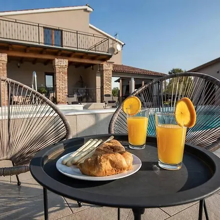 Rosa By Istrialux וילה *