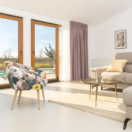 Rosa By Istrialux * Loborika