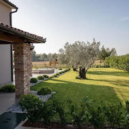 Rosa By Istrialux * Loborika