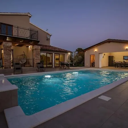 וילה Rosa By Istrialux