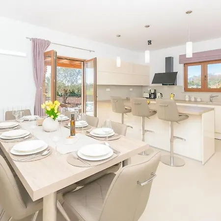 Rosa By Istrialux וילה