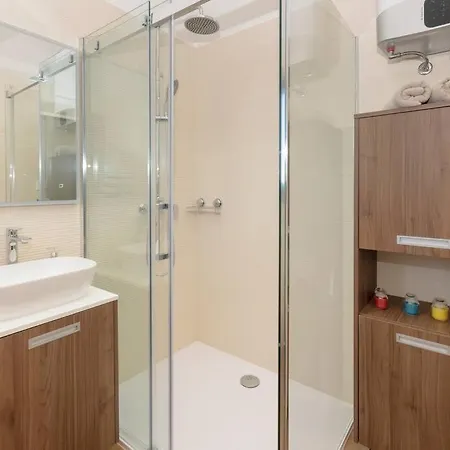 Rosa By Istrialux Loborika