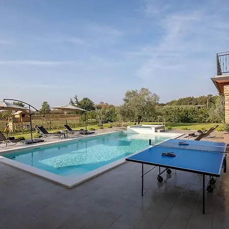 Rosa By Istrialux * Loborika