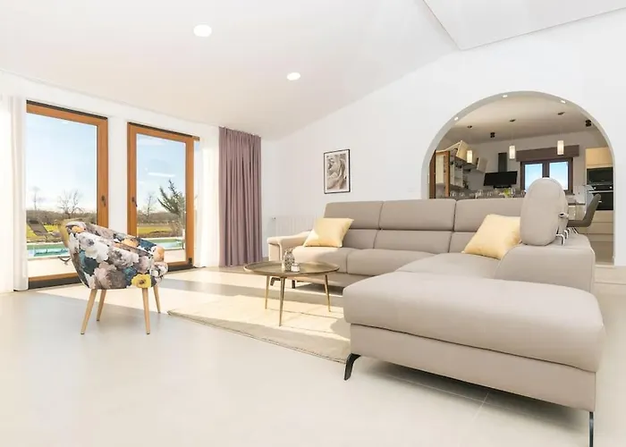 Rosa By Istrialux Loborika