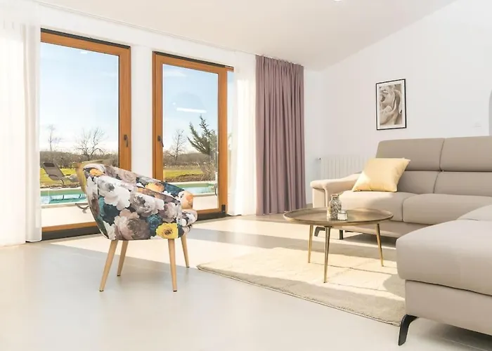 Rosa By Istrialux * Loborika