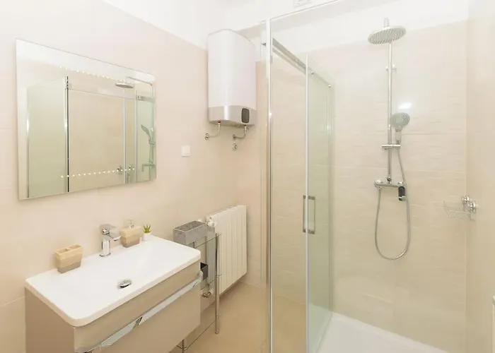 Rosa By Istrialux Loborika