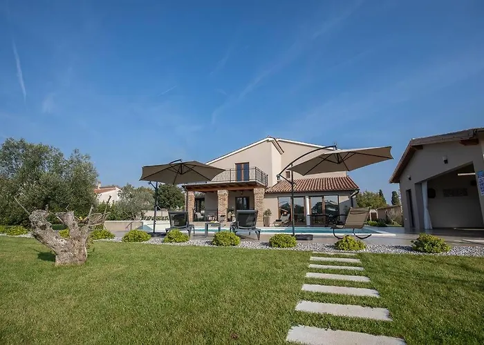 빌라 Rosa By Istrialux